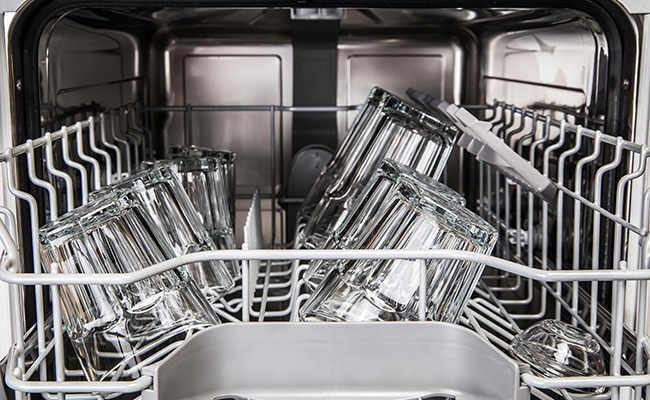 علت لک‌شدن ظروف در ماشین ظرفشویی